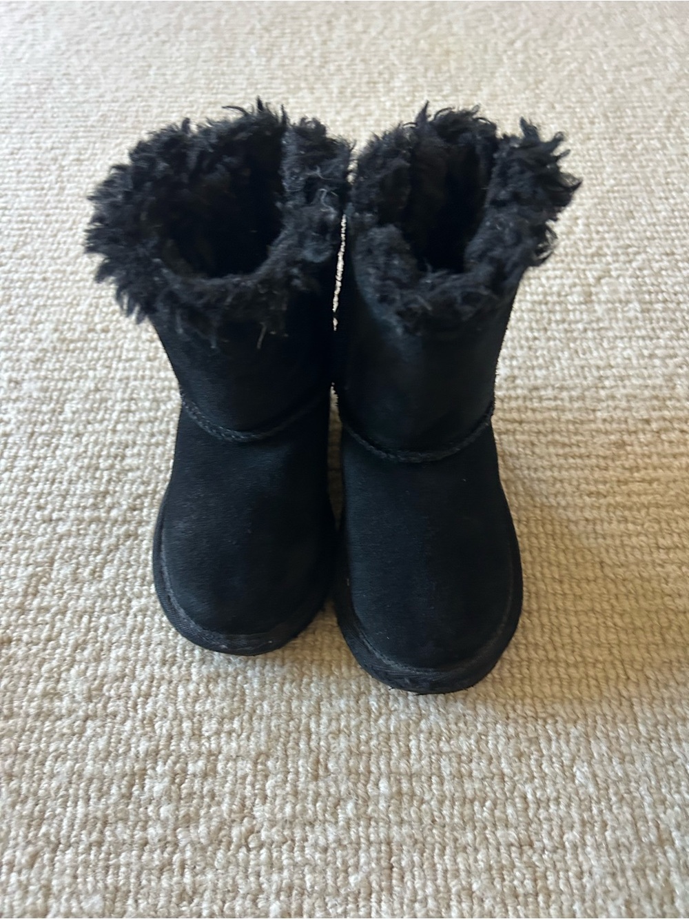 UGG Kids Black toddler Faux Fur Short Boots size 7C